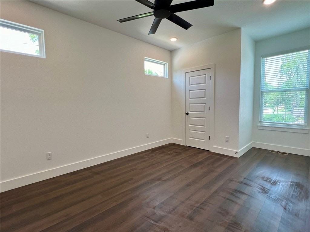 1347 W Hendrix St #2 - Photo 6 of 12