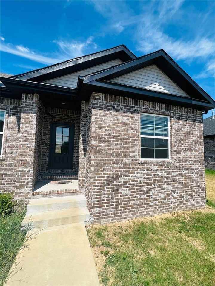 2648 S Olive Ct - Photo 3 of 17