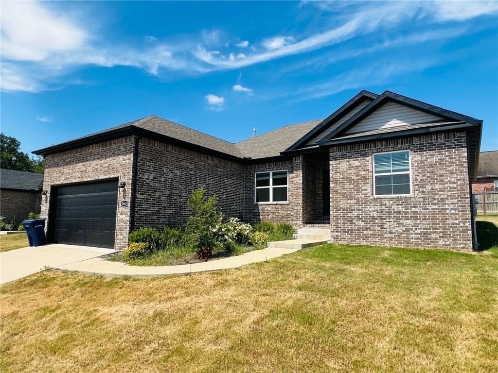 2648 S Olive Ct - Photo 4 of 17