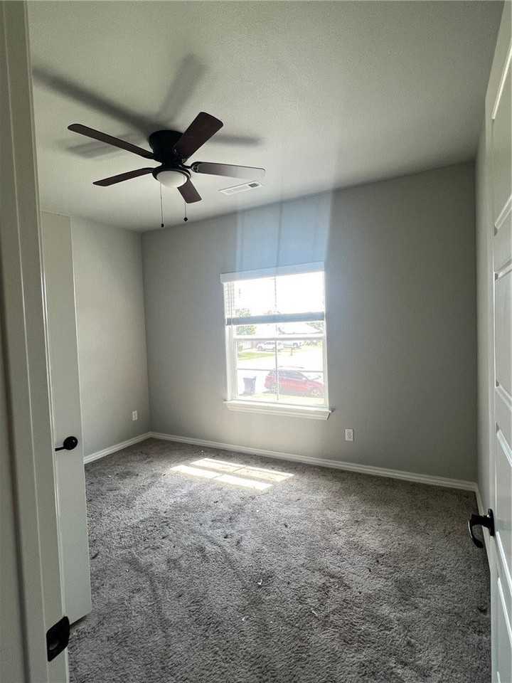 2648 S Olive Ct - Photo 7 of 17