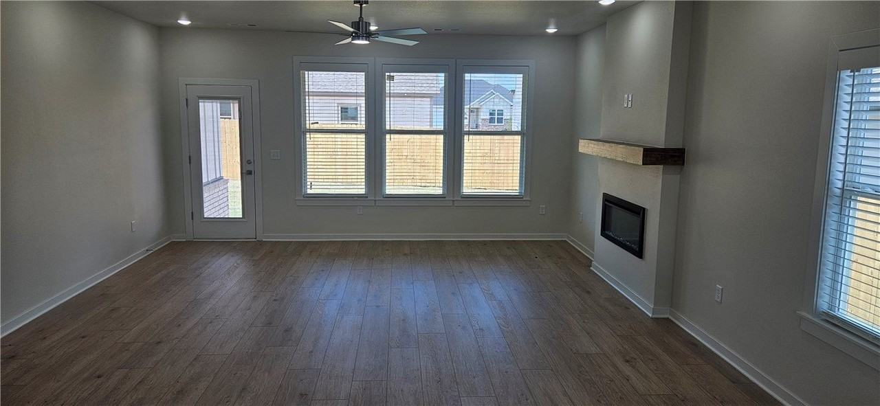 5910 Sw Coywolf St - Photo 2 of 18