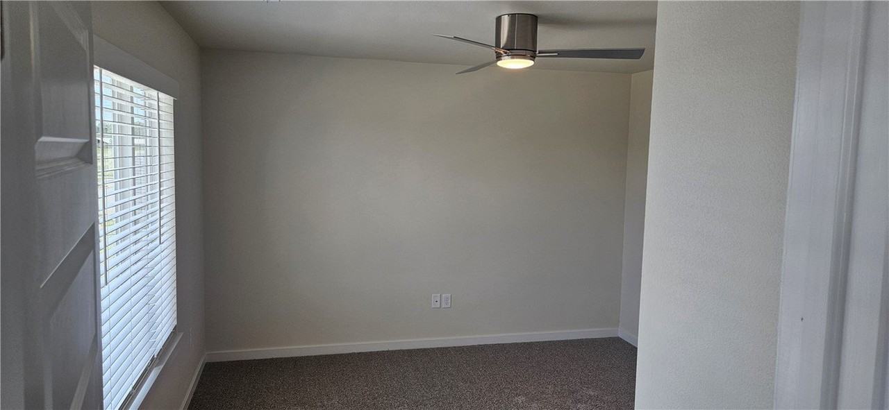 5910 Sw Coywolf St - Photo 7 of 18