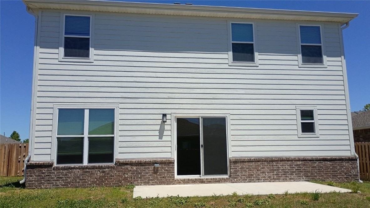 2141 Bluebonnet Ln - Photo 2 of 47
