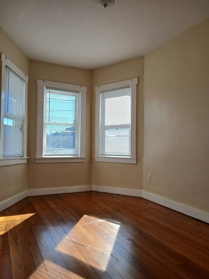 49 Frederick Street New Bedford - Photo 5 of 9