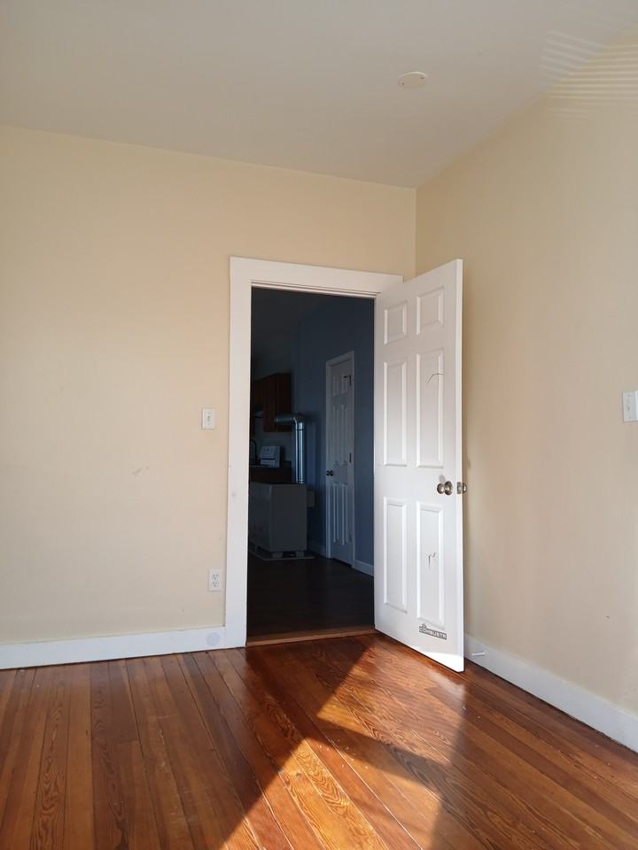 49 Frederick Street New Bedford - Photo 6 of 9