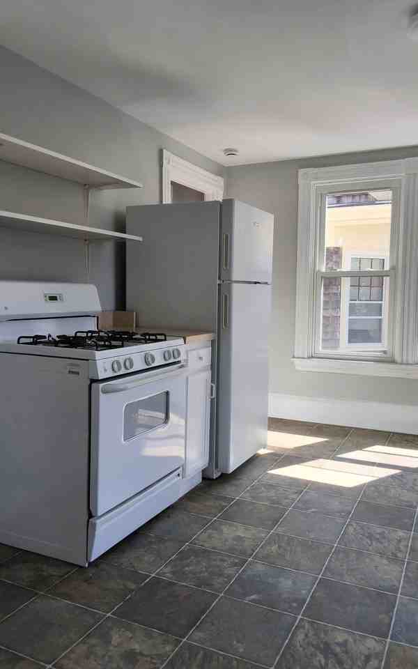 92-94 Campbell Street New Bedford - Photo 4 of 11