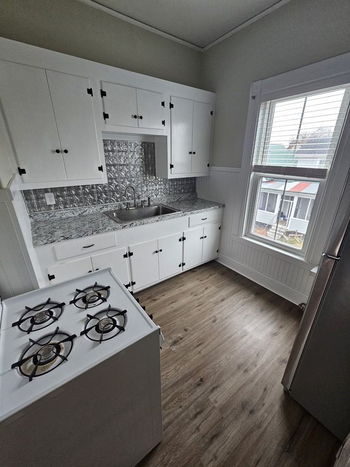 27 Laurel Street #2 - Photo 2 of 12