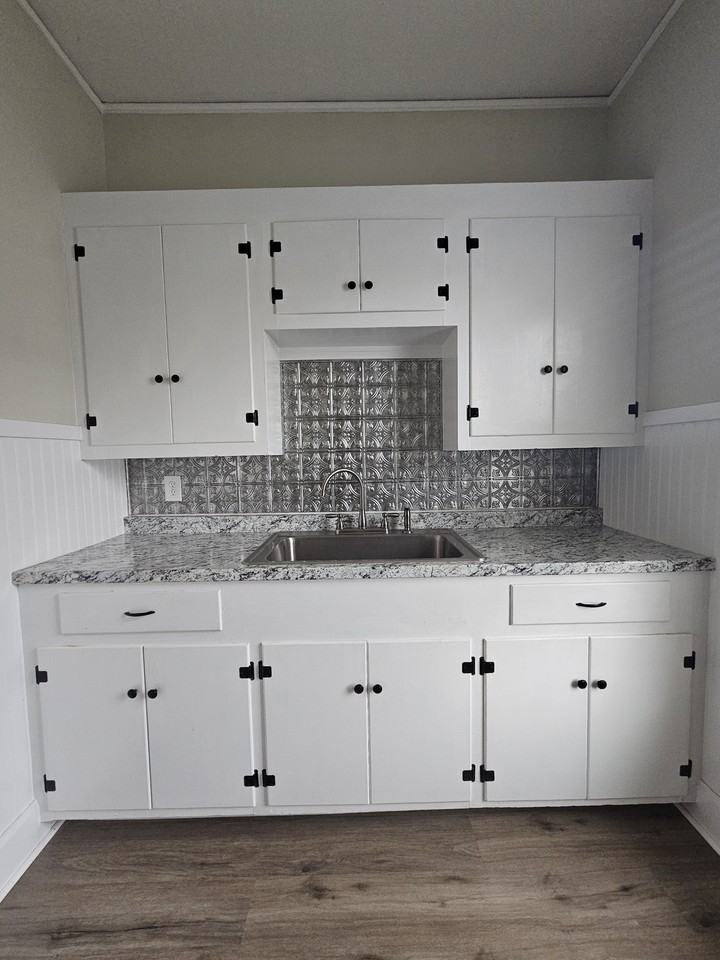 27 Laurel Street #2 - Photo 3 of 12