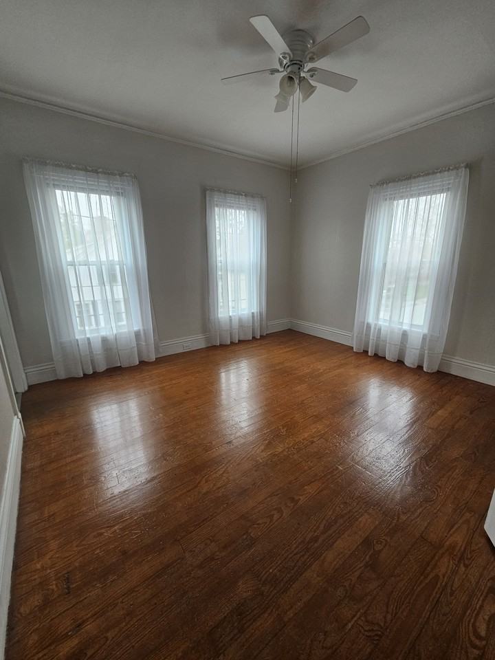 27 Laurel Street #2 - Photo 4 of 12