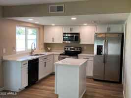 featured image of 2046 S Emerson