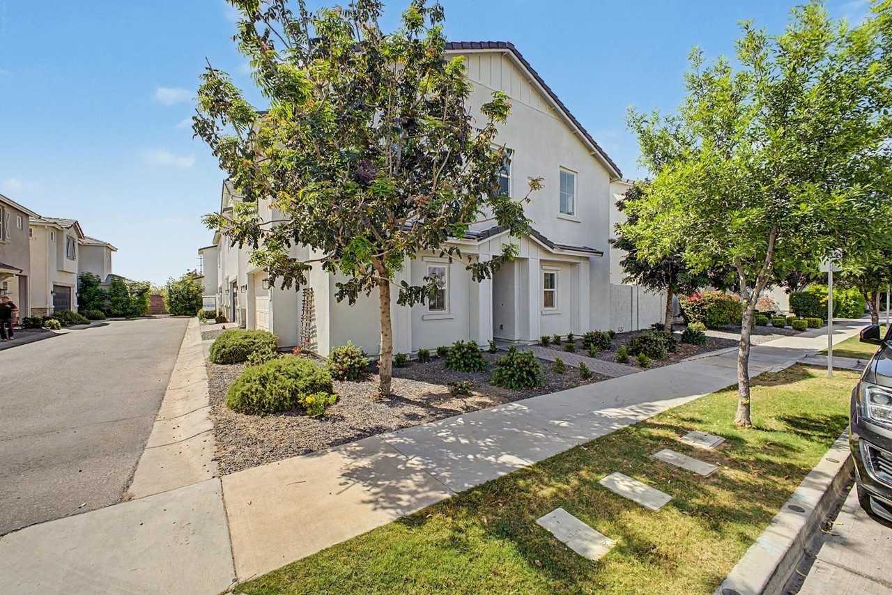 5536 S Dillon - Photo 2 of 29
