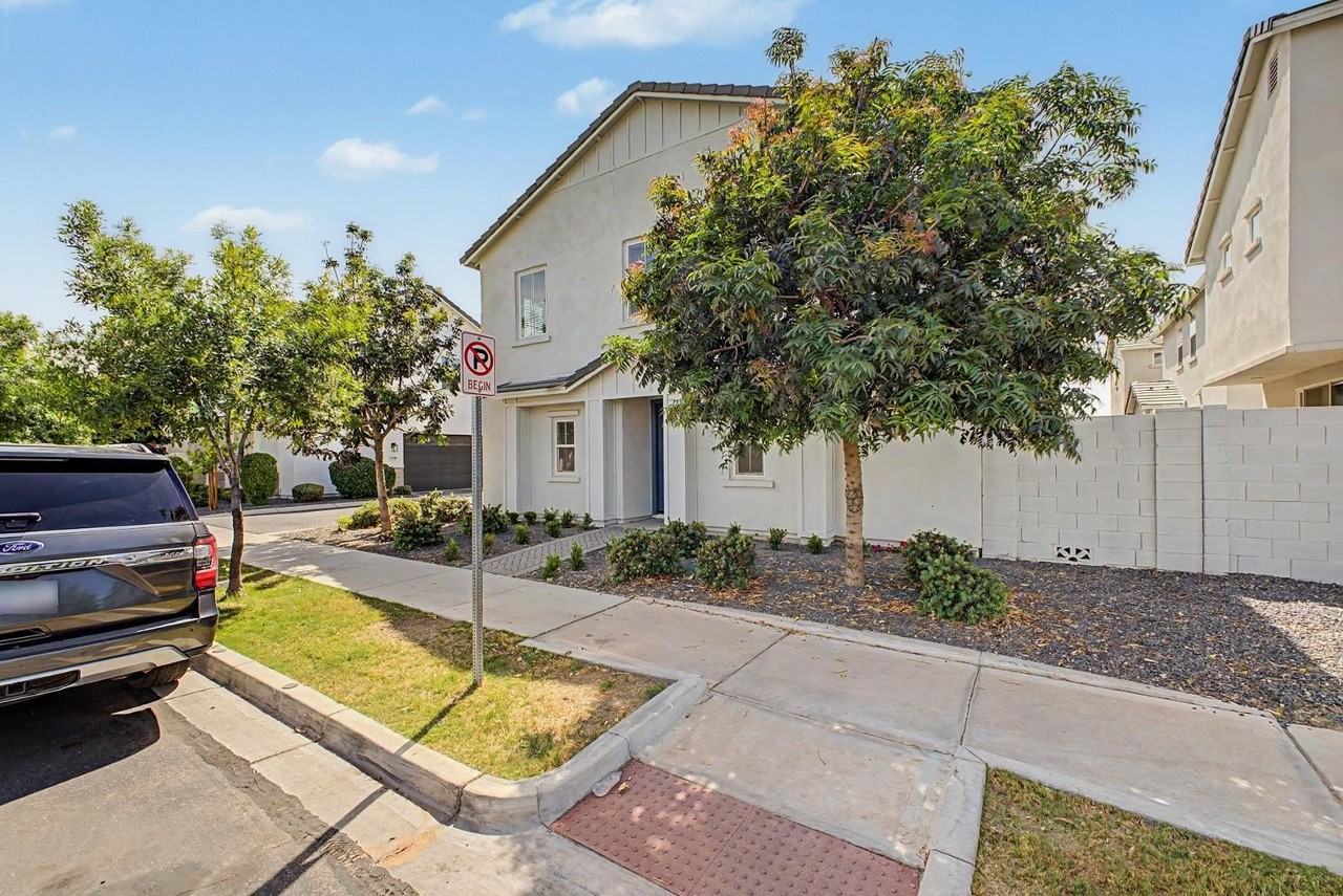 5536 S Dillon - Photo 4 of 29