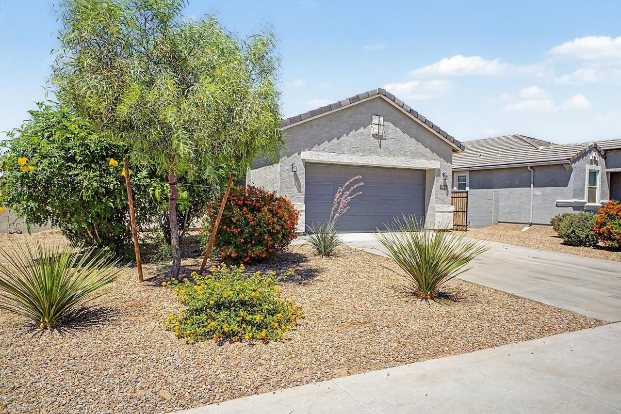 1566 E Fletcher Dr - Photo 2 of 28