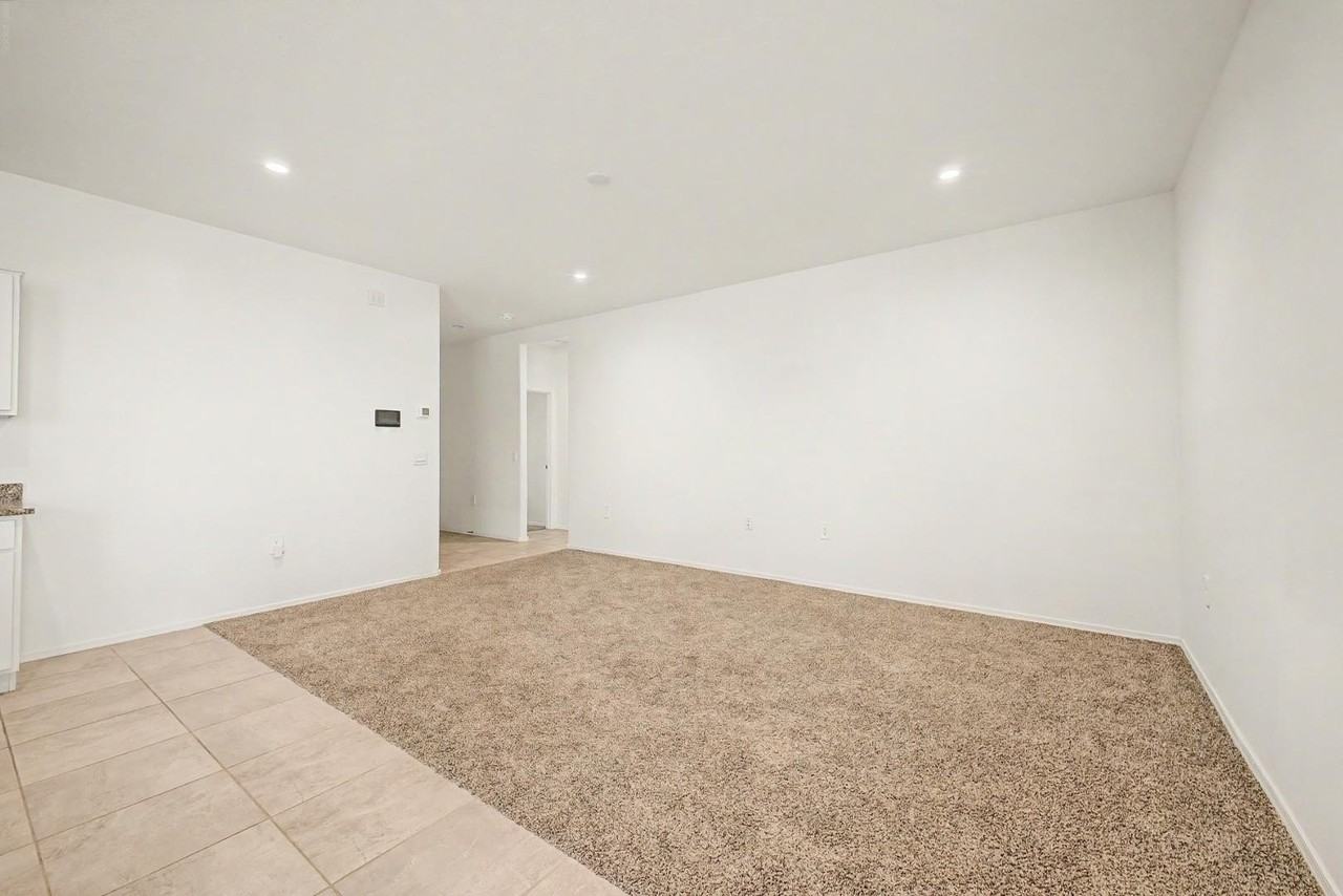 1566 E Fletcher Dr - Photo 6 of 28
