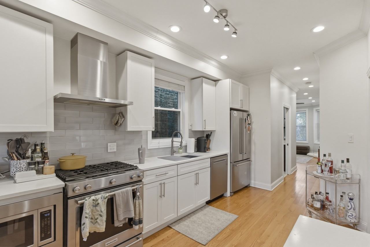 1444 W Diversey Pkwy #2 - Photo 2 of 10