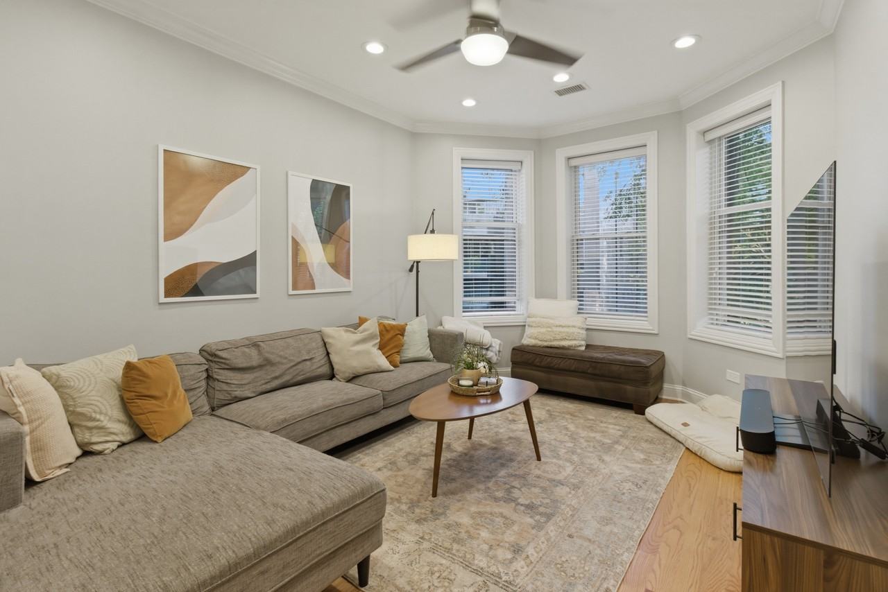 1444 W Diversey Pkwy #2 - Photo 4 of 10