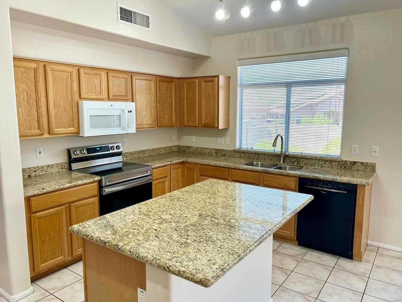 1230 E Captain Dreyfus Ave - Photo 5 of 24