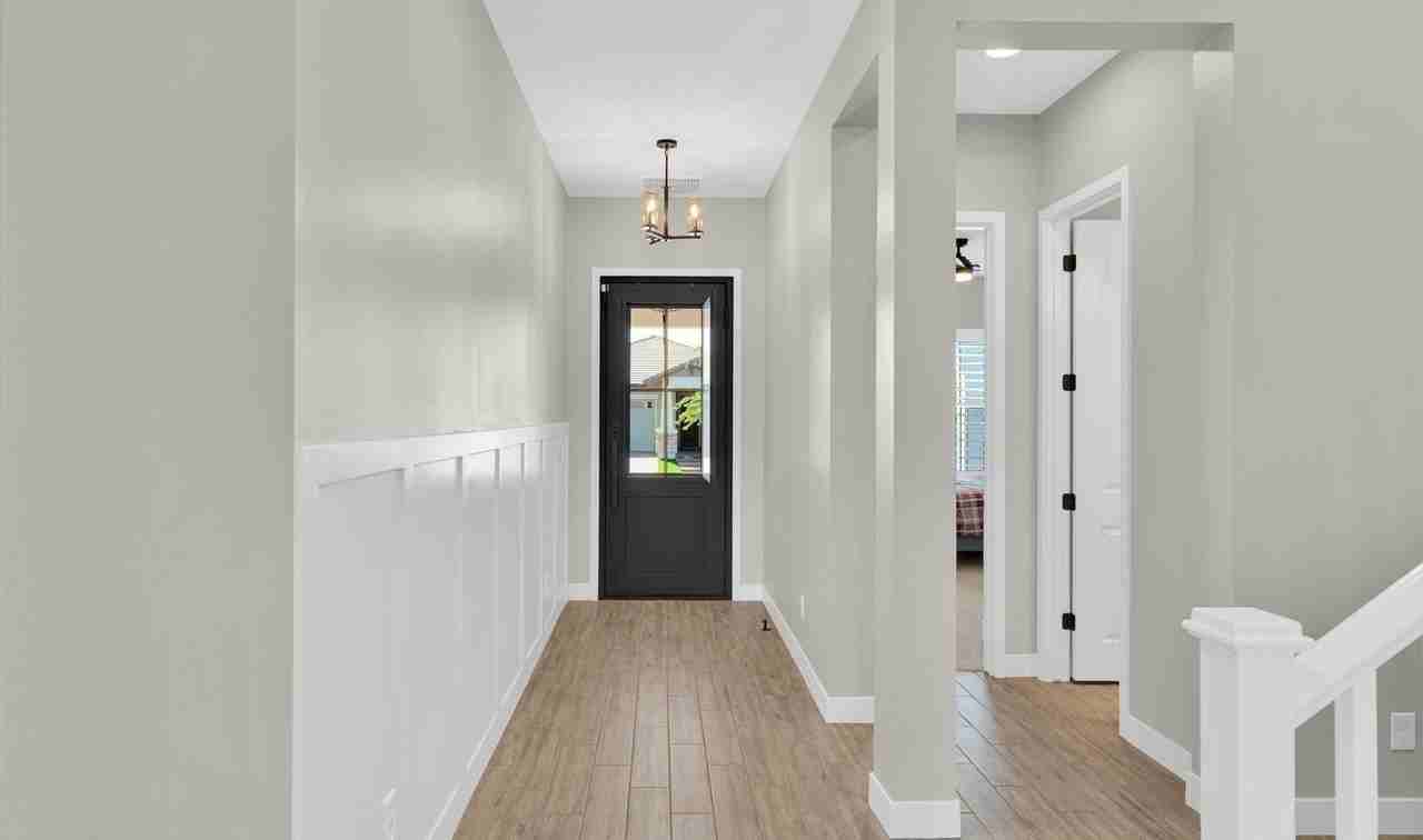 1932 W Rowel Rd - Photo 7 of 50