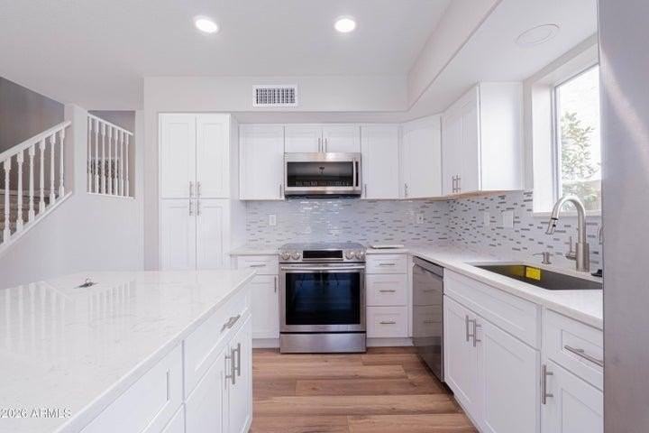 3333 E Long Lake Rd - Photo 4 of 5