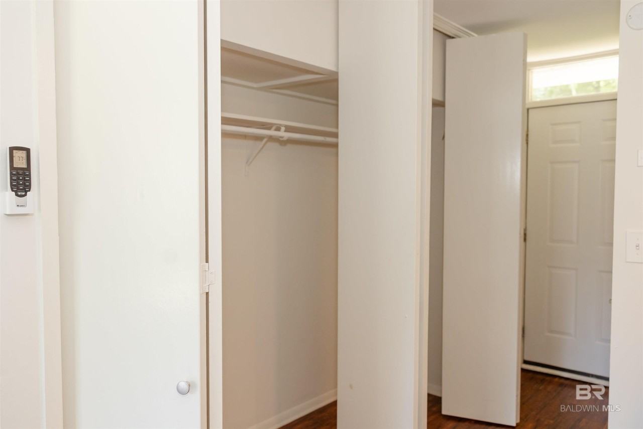 1046 Seacliff Dr N #2A - Photo 7 of 15