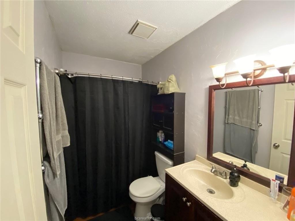 4400 Boyett St #A - Photo 5 of 9