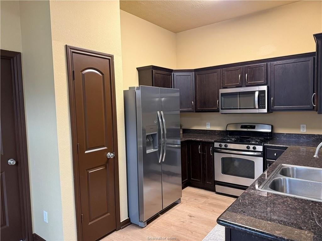 2023 Turning Leaf Dr - Photo 4 of 22