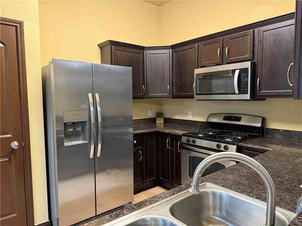 2023 Turning Leaf Dr - Photo 6 of 22