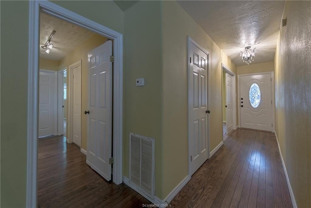 1111 Westover St - Photo 2 of 16