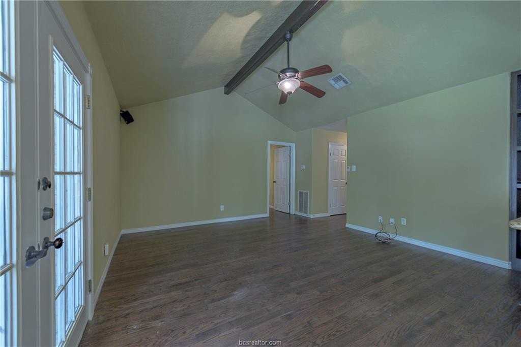 1111 Westover St - Photo 4 of 16