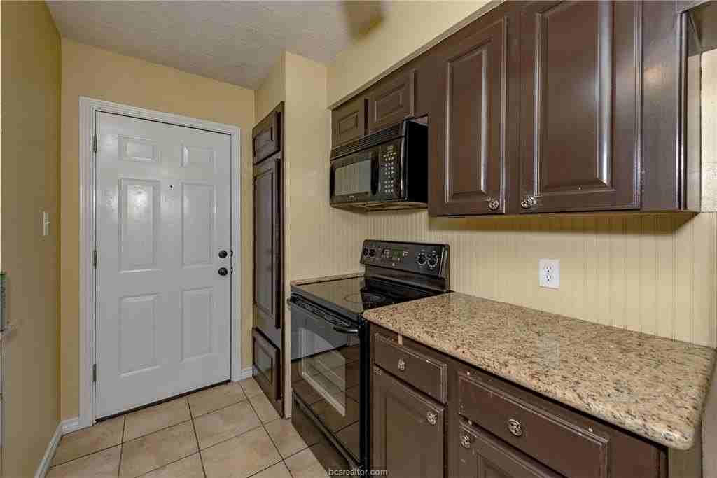 1111 Westover St - Photo 5 of 16