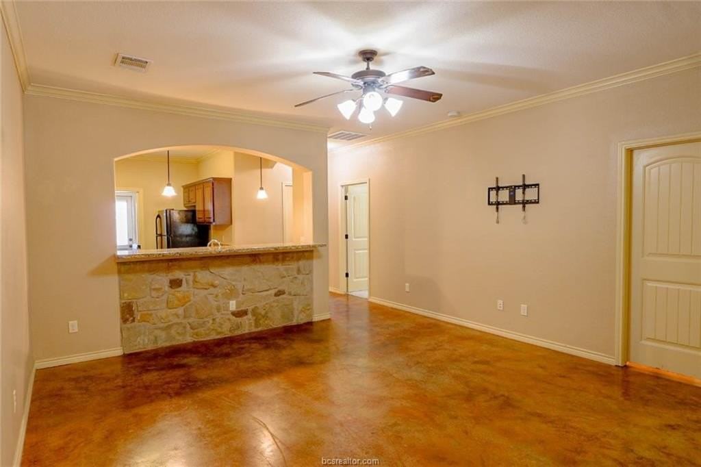 500 Deacon Dr W - Photo 2 of 10