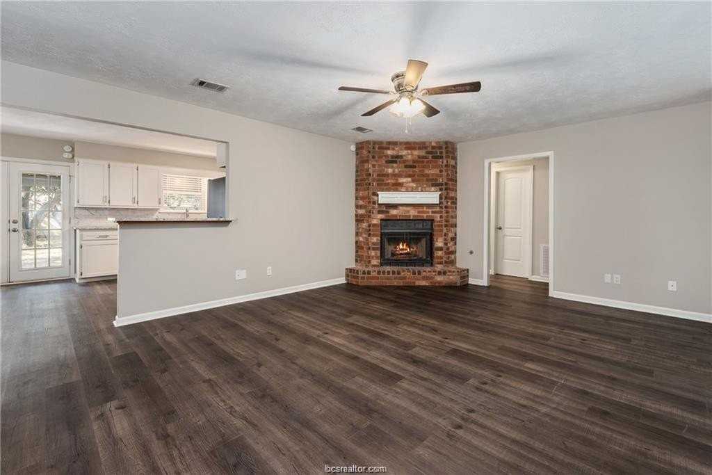 3408 Dallis Dr - Photo 4 of 17