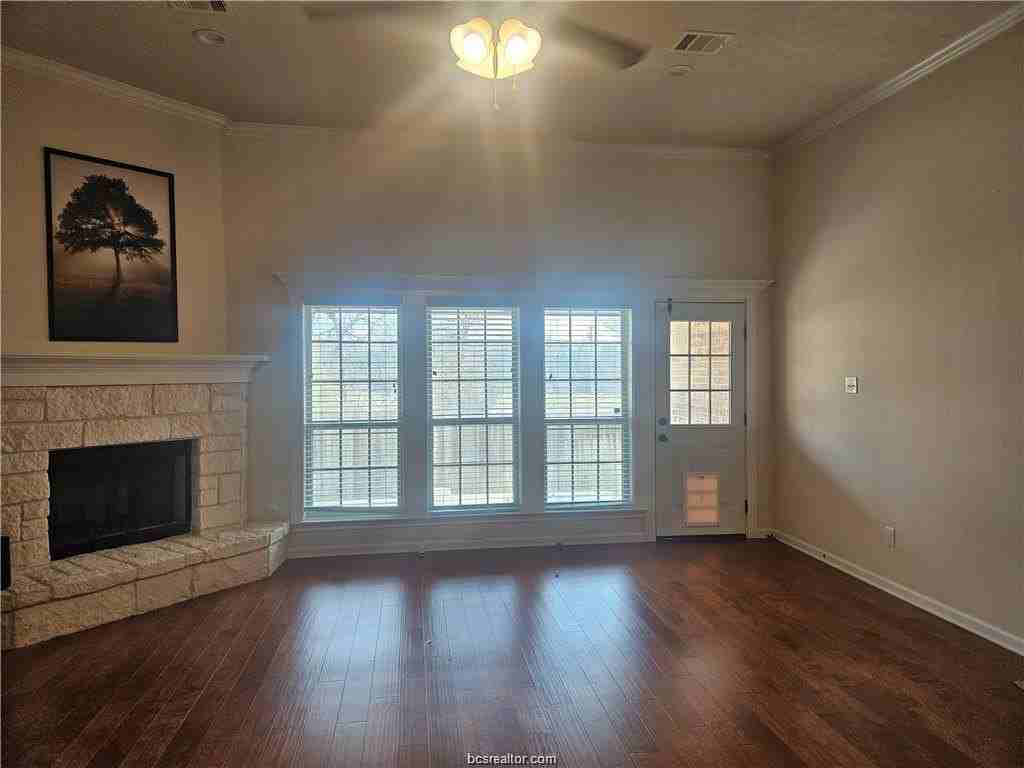 1208 Brunswick Ct - Photo 2 of 6