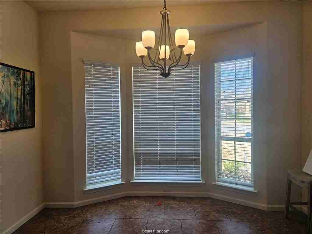 1208 Brunswick Ct - Photo 3 of 6