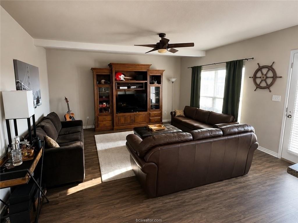 3529 Summerway Dr - Photo 2 of 6