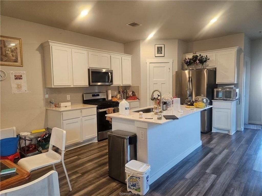 960 Lady Bird Ln - Photo 2 of 7