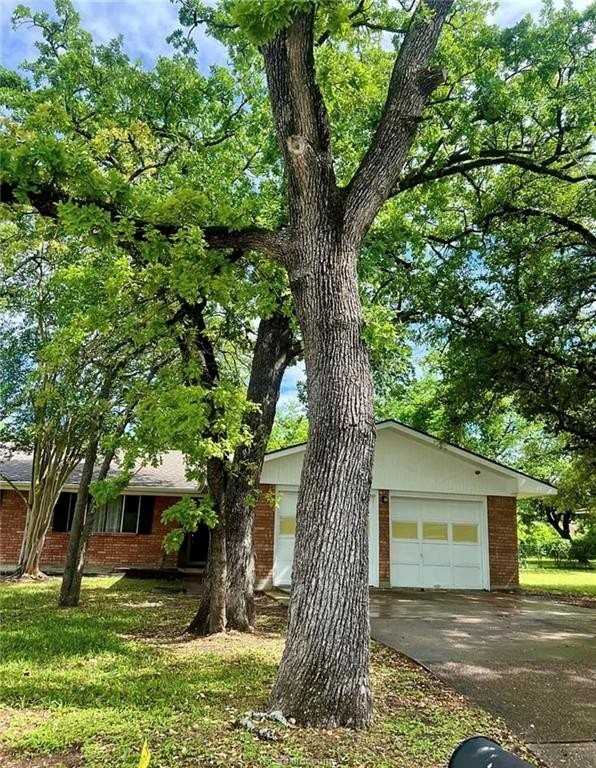 407 Fairway Dr - Photo 4 of 29
