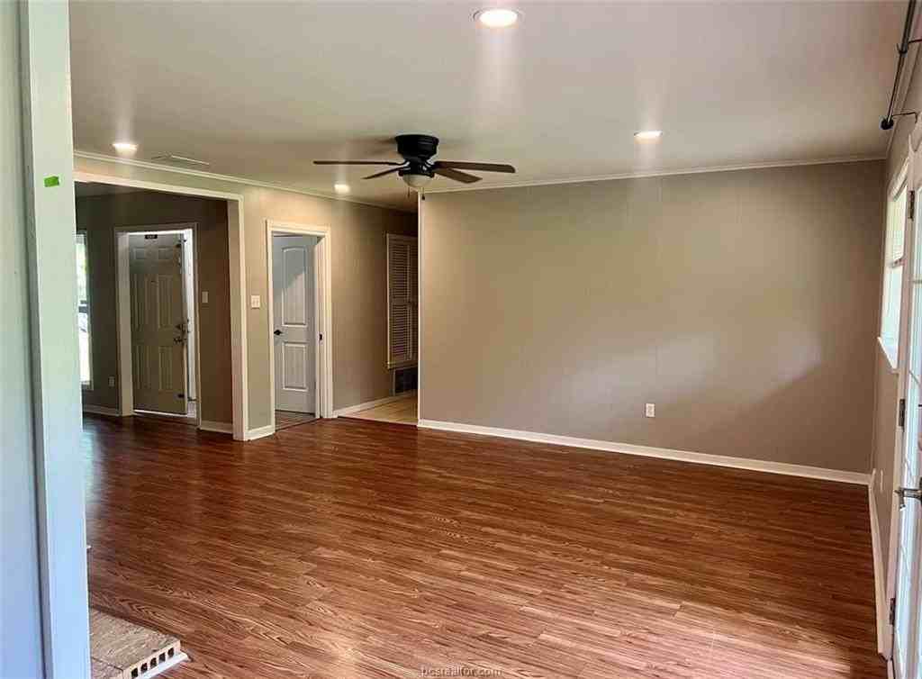 407 Fairway Dr - Photo 6 of 29