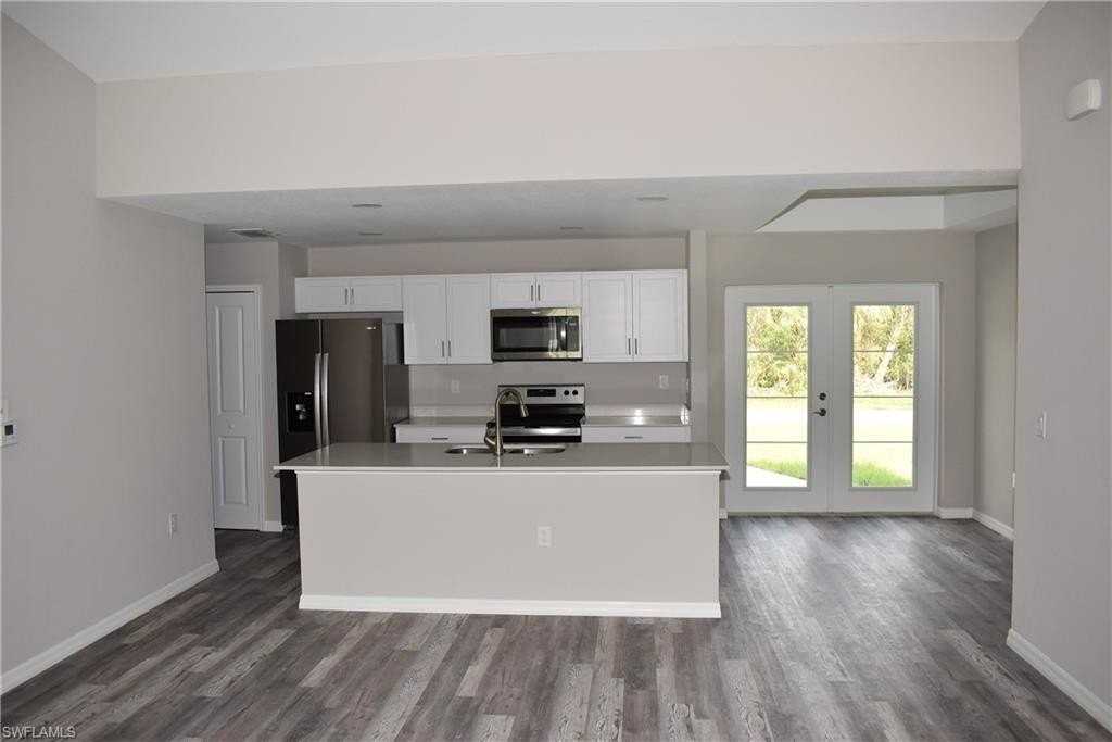 2397 Nantucket Ter - Photo 4 of 24