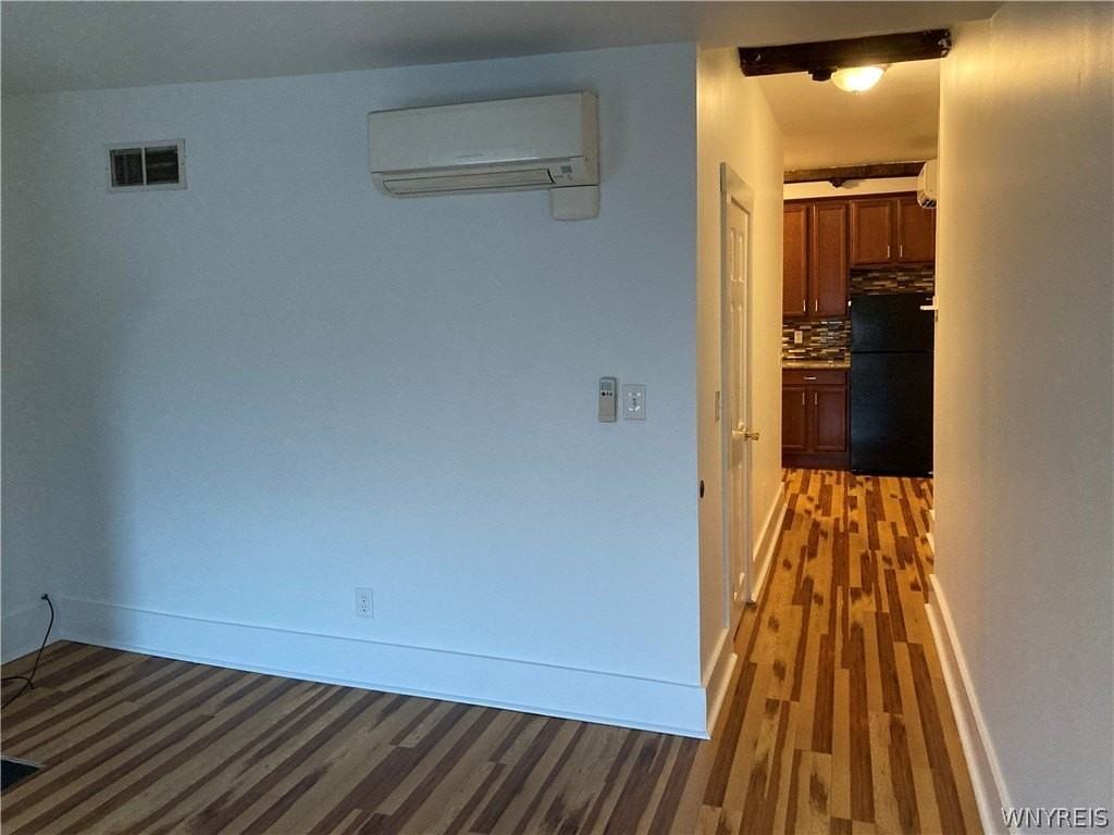 76 Tracy St #5 - Photo 5 of 8