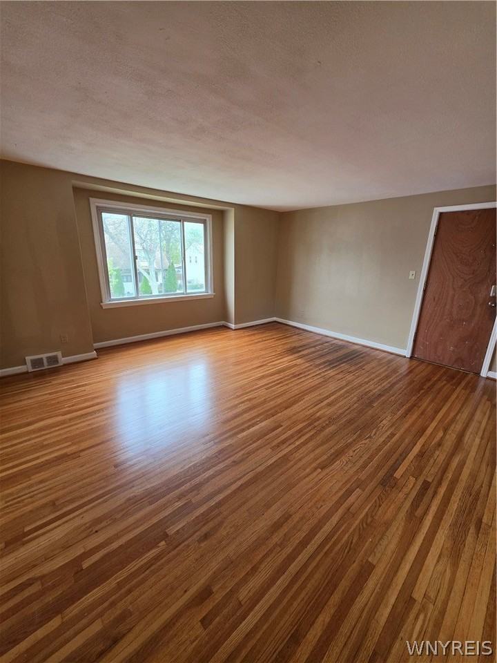 351 Stillwell Ave - Photo 3 of 16