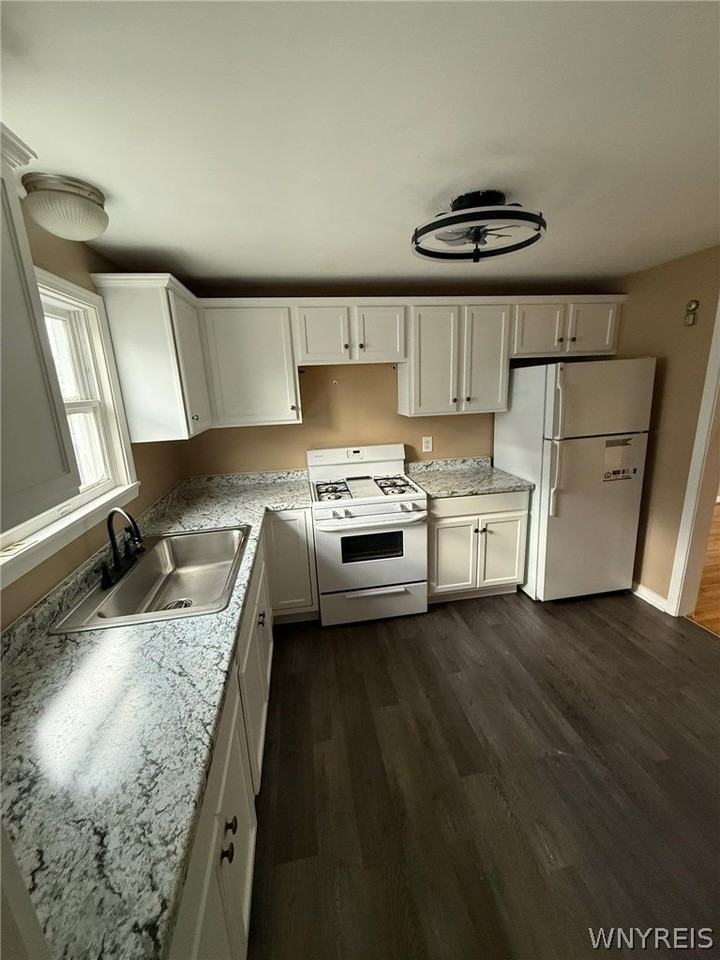 351 Stillwell Ave - Photo 7 of 16