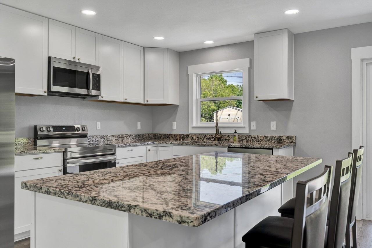 410 Marshall Hall Rd - Photo 6 of 32