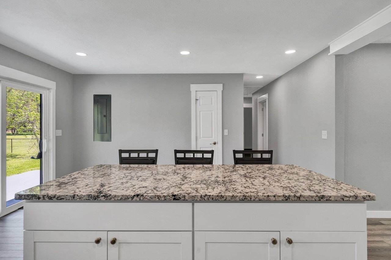 410 Marshall Hall Rd - Photo 7 of 32