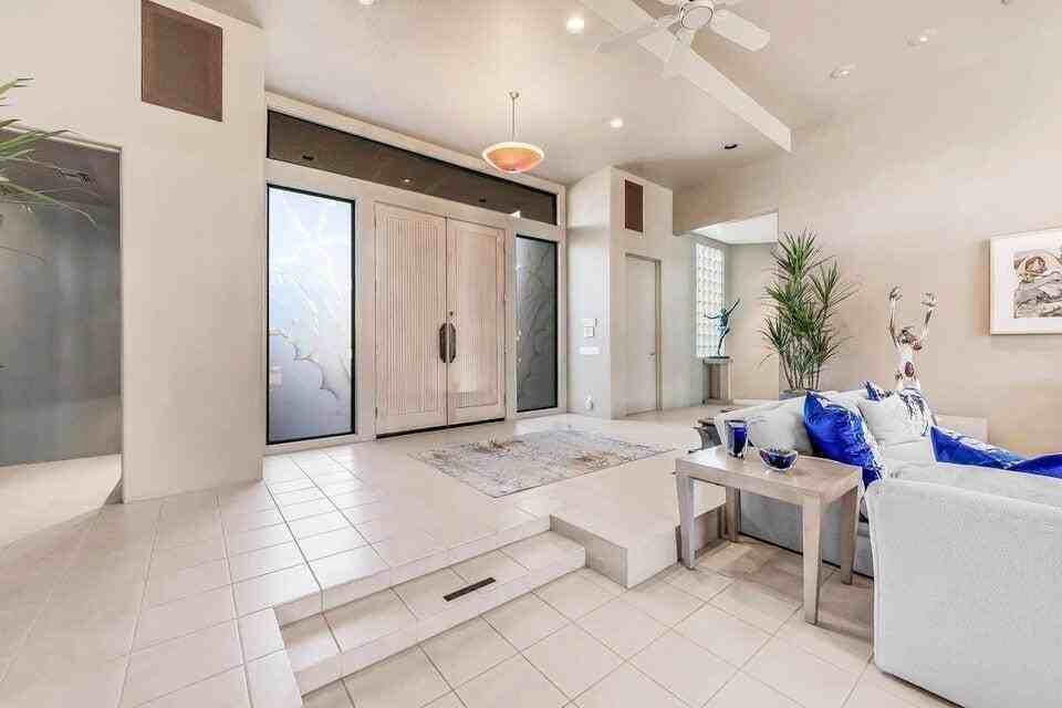 45625 Apache Rd - Photo 2 of 33
