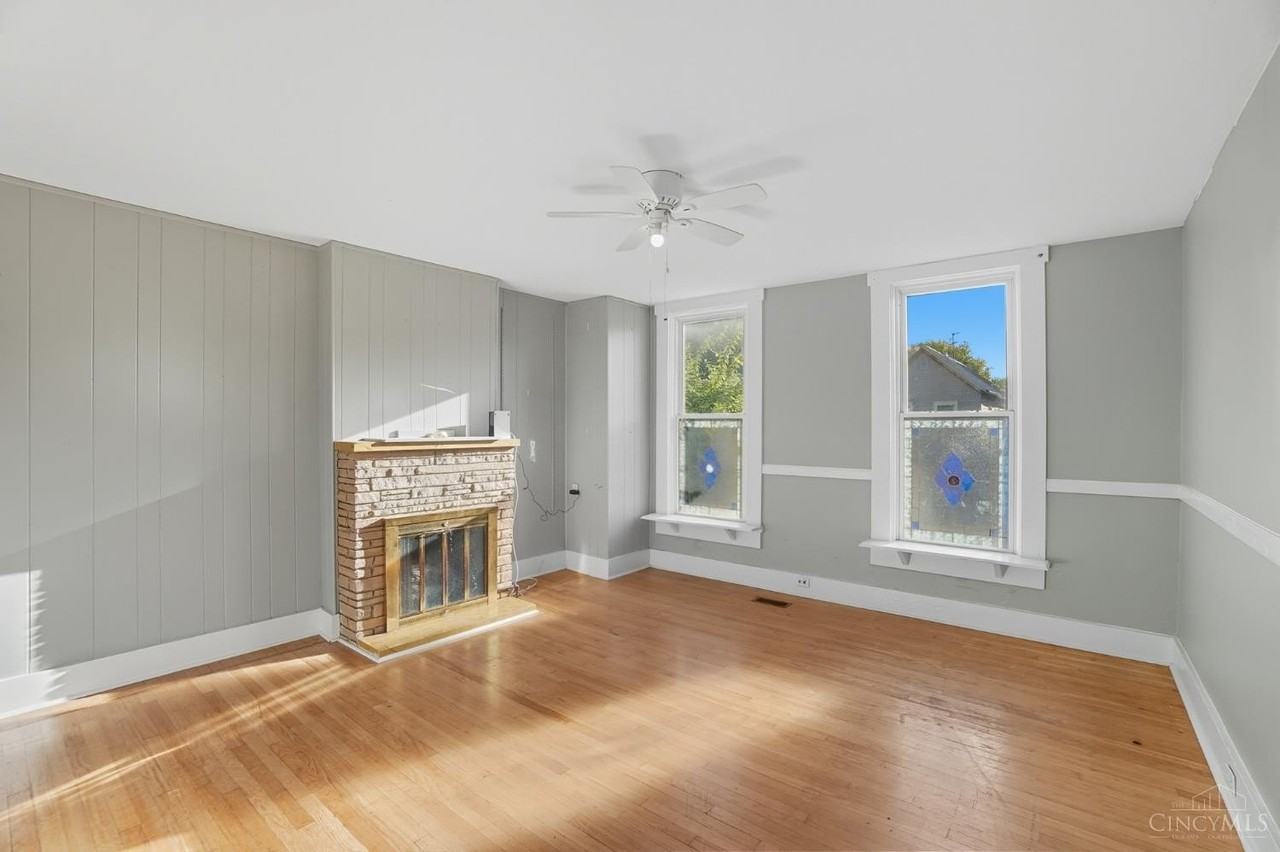 149 Boltin St - Photo 3 of 34