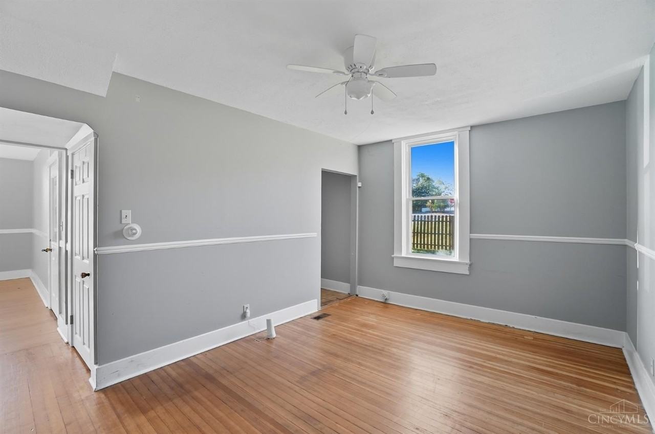 149 Boltin St - Photo 6 of 34