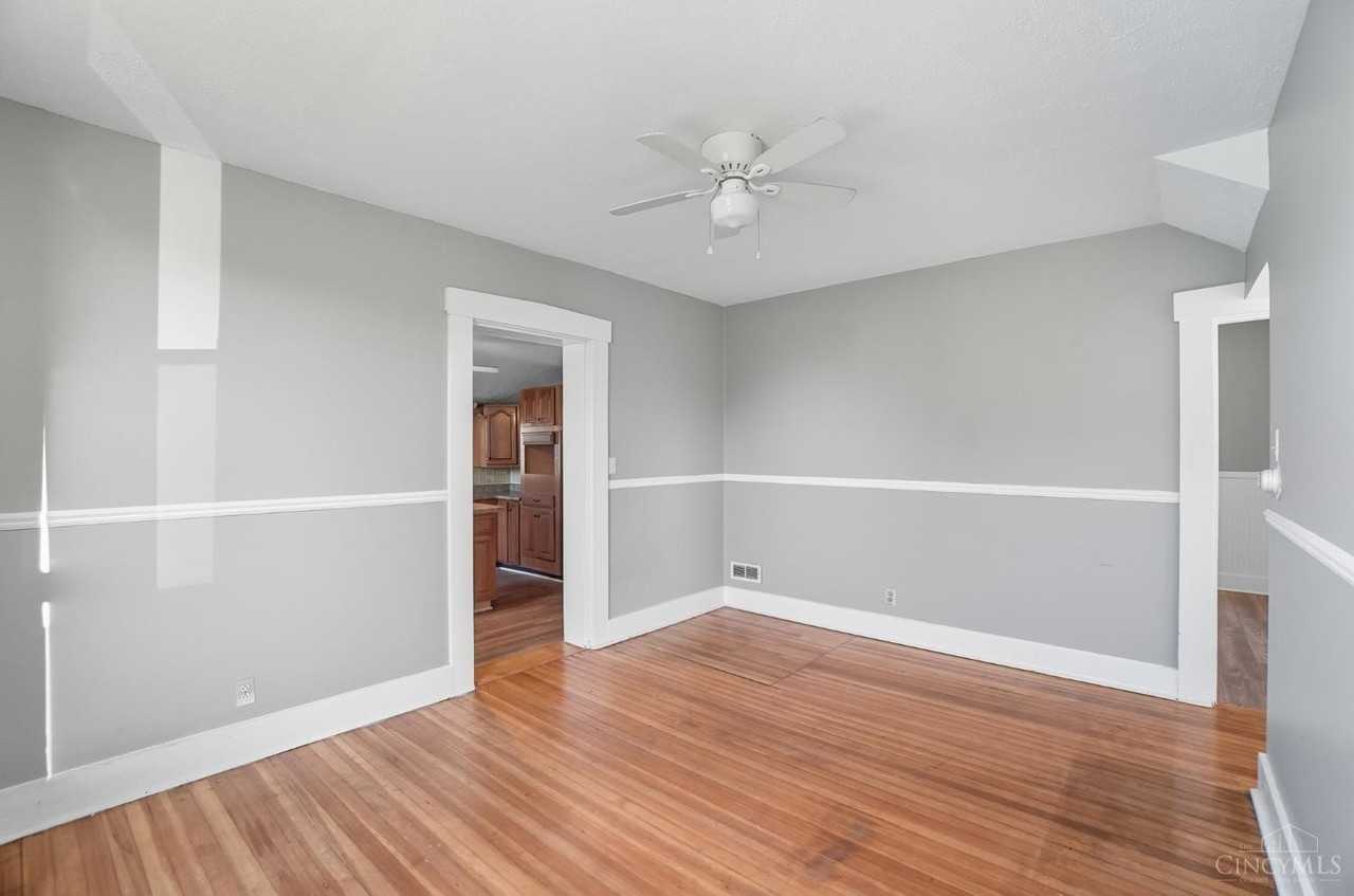 149 Boltin St - Photo 7 of 34