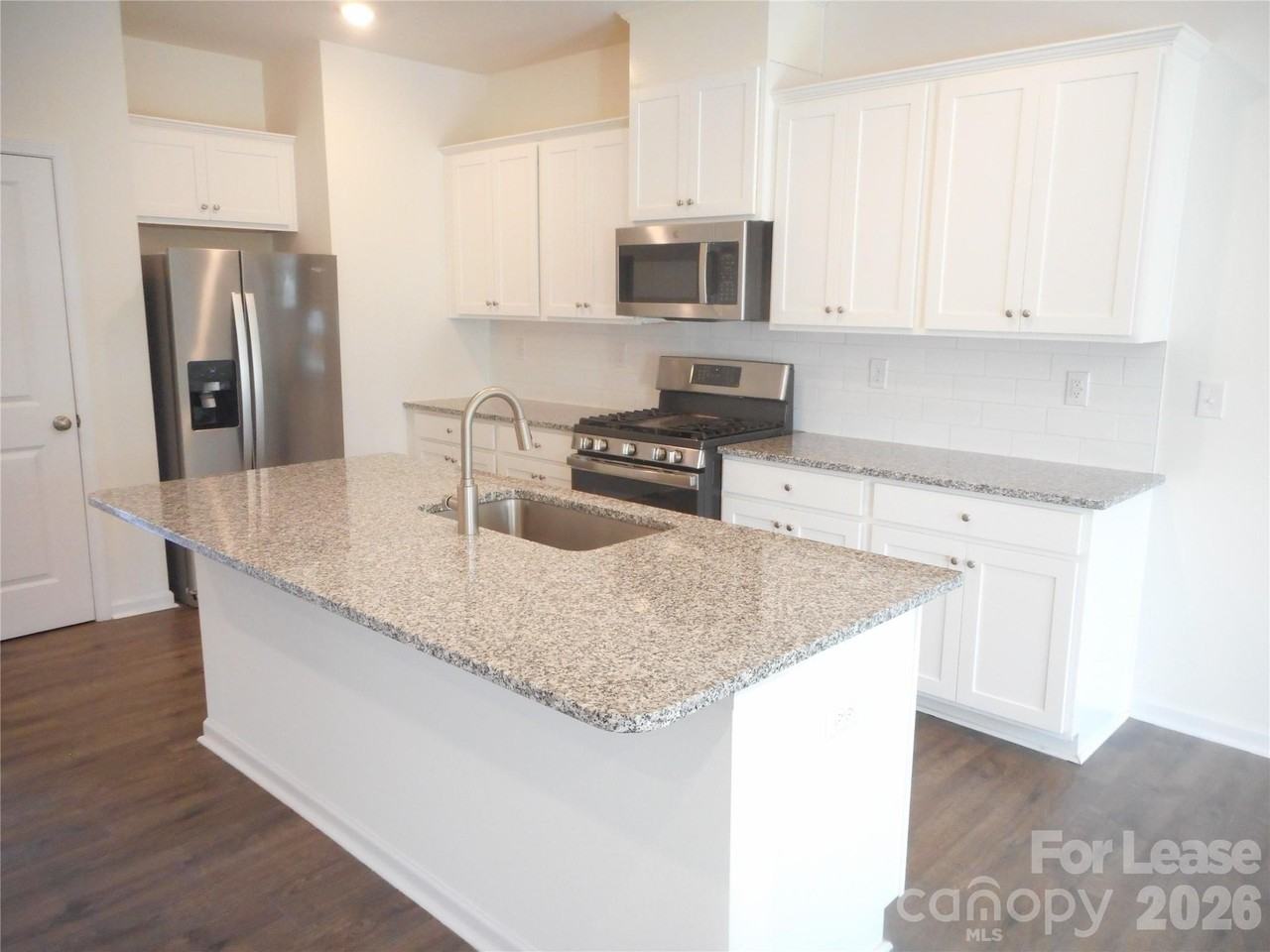 758 Earhart St - Photo 3 of 25