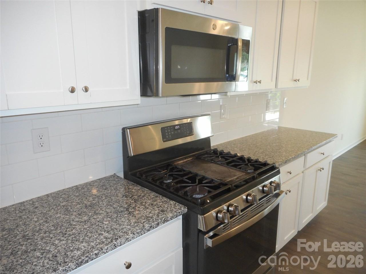 758 Earhart St - Photo 5 of 25